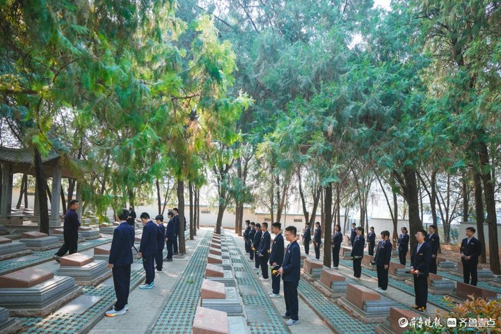 描碑致敬英雄，赓续红色血脉