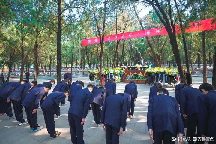 描碑致敬英雄，赓续红色血脉