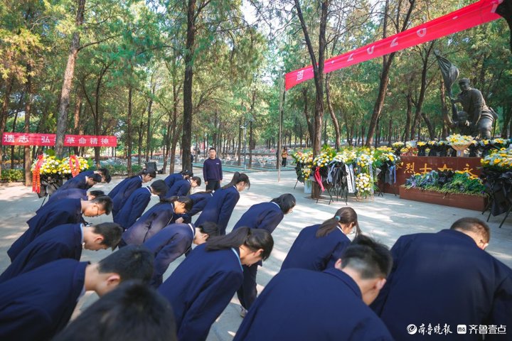 描碑致敬英雄，赓续红色血脉