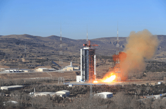我国成功发射试验十三号卫星　中国航天2022年首次发射开门红