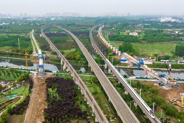 新建沪宁合高铁引入合肥枢纽工程首个连续梁合龙