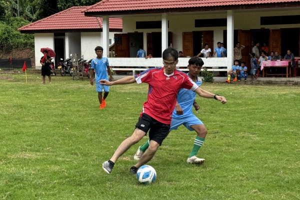 中老友好学校足球场移交仪式在老挝举行