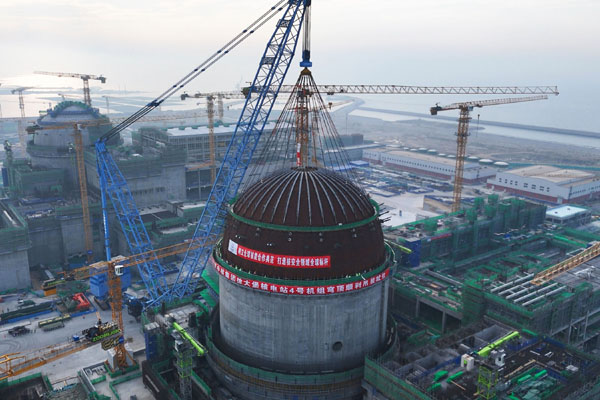 徐大堡核电站4号机组穹顶吊装就位