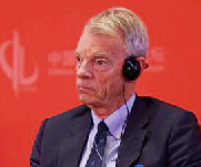 迈克尔-斯宾塞：供给侧和需求侧都要改革